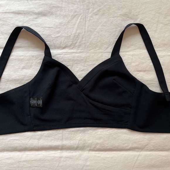 Aritzia Babaton⎜LINCOLN BRA TOP⎜BLACK - Picture 11 of 15